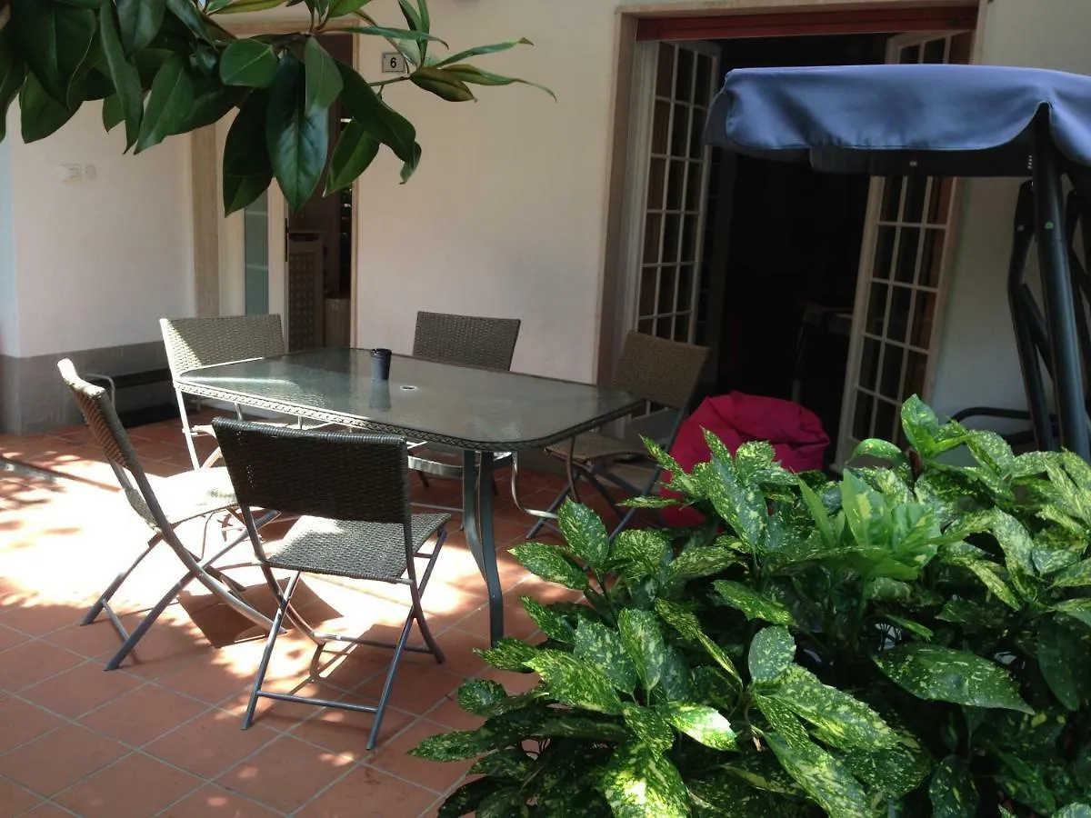 Villa Savina Appartamenti 里乔内