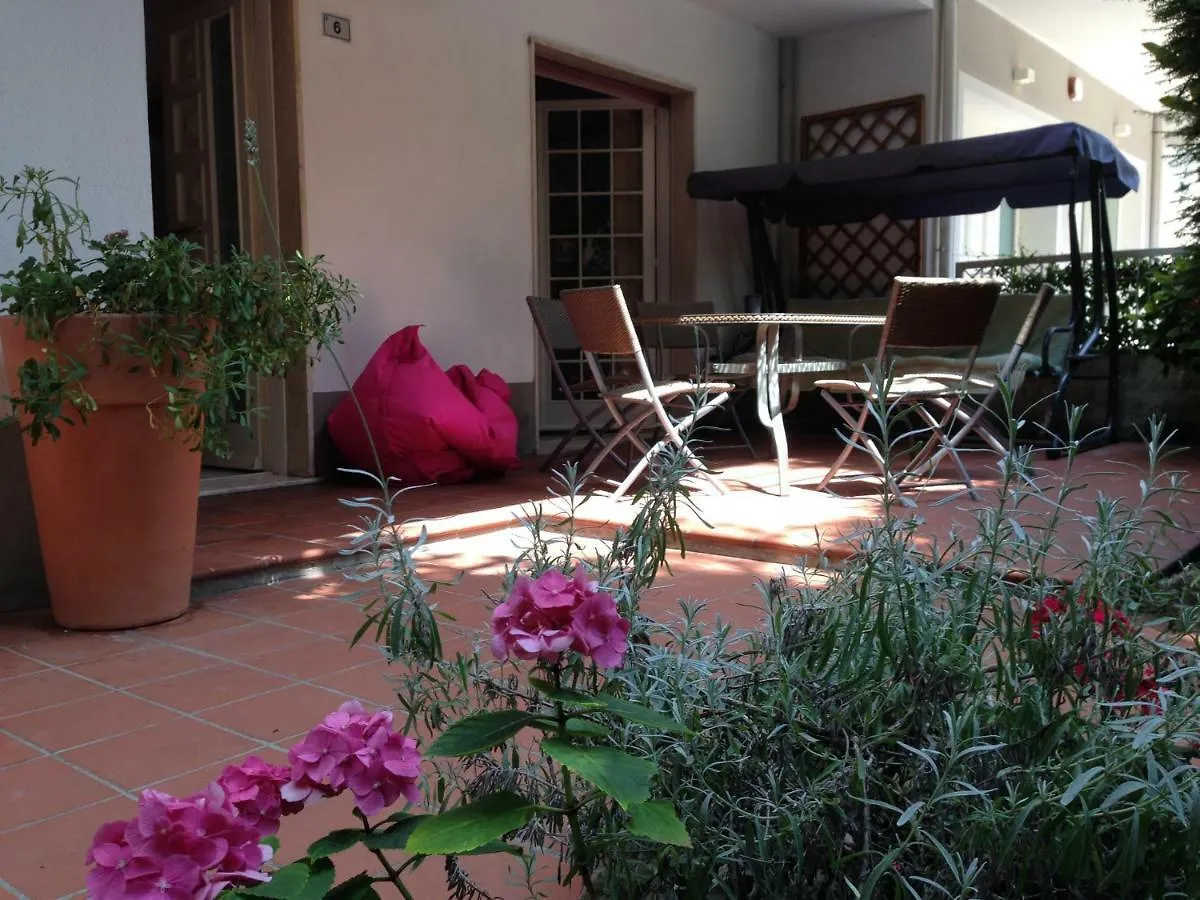 Villa Savina Appartamenti 里乔内 0*,