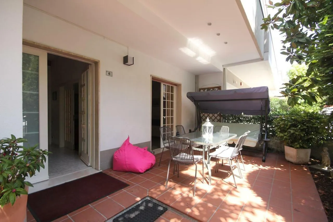 公寓 Villa Savina Appartamenti 里乔内