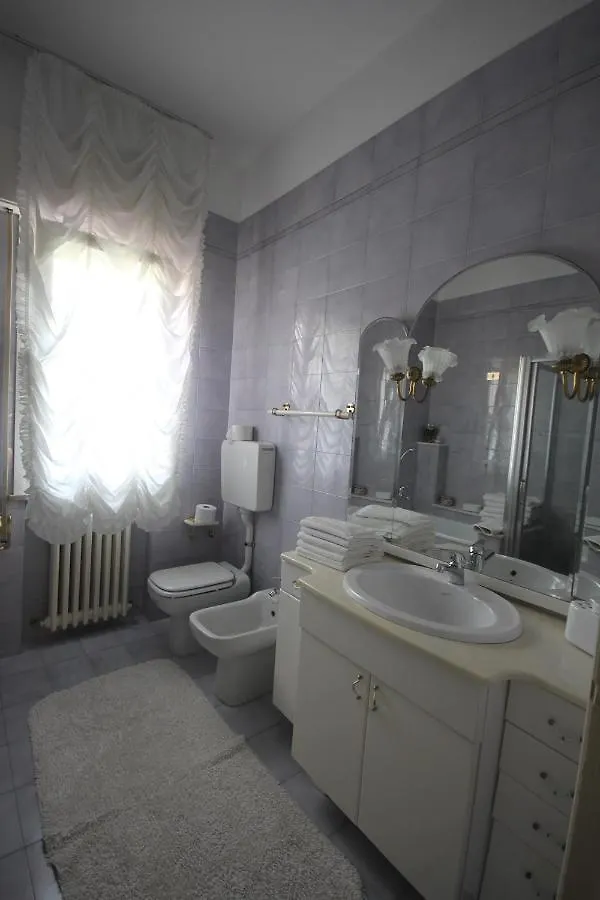 Villa Savina Appartamenti 里乔内 0*,  意大利