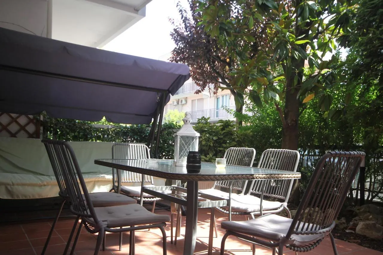 Villa Savina Appartamenti 里乔内