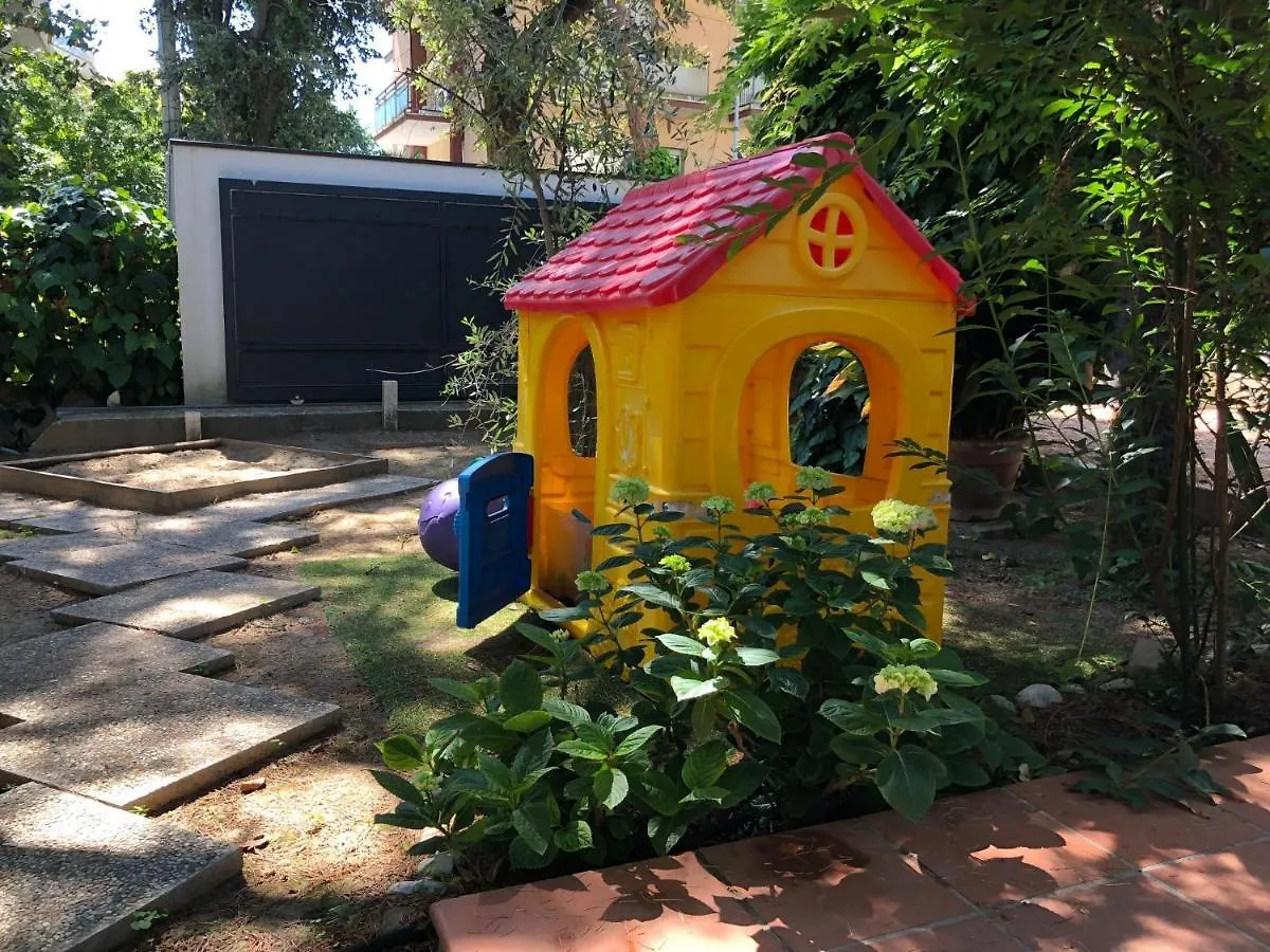 Villa Savina Appartamenti 0*, Riccione Italy